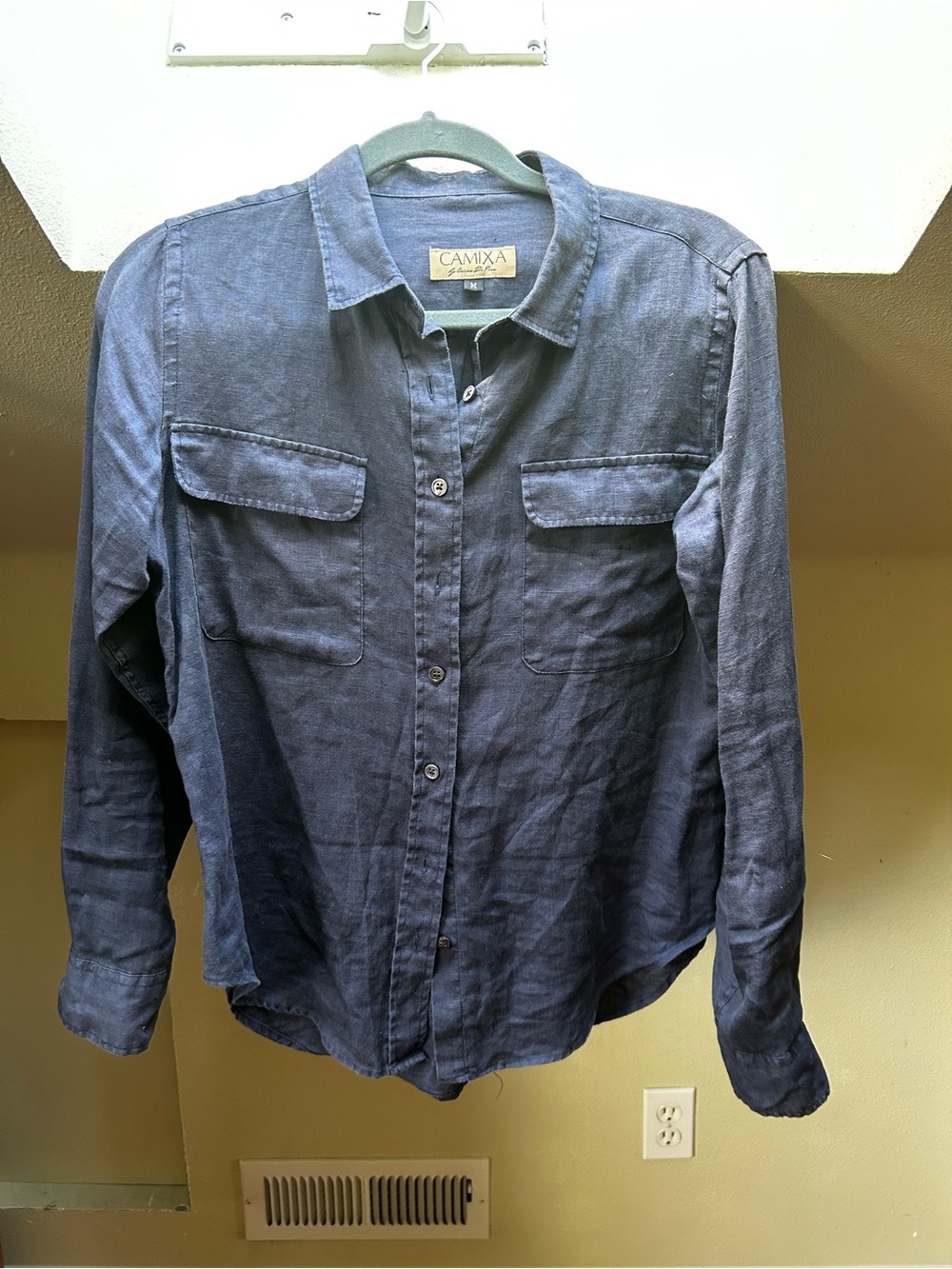 Women's ‘Camixa’ Navy Linen Button-Down Shirt